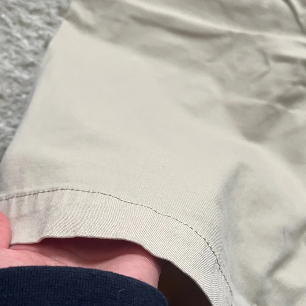 NYDJ women’s size 6 beige Flat Front Shorts